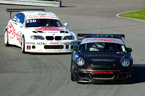Jakobsen Motorsport og Team Caramba havde de to hurtigste biler på Ring Djursland, men vandt ikke.